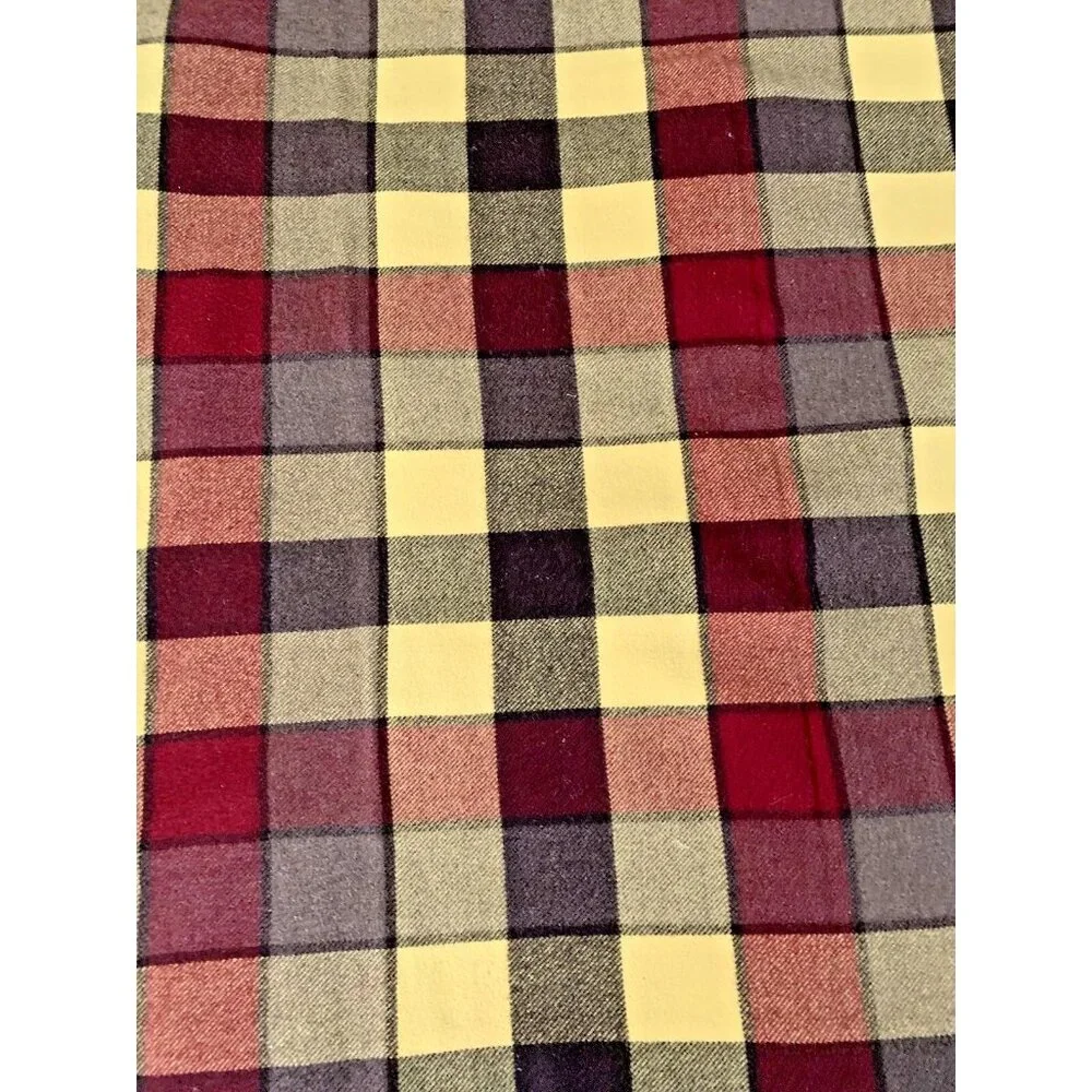 Wool Blanket Throw Burgundy Red Black 50"x64" ROYAL SCOT Tartan Plaid Fringe Vtg - Picture 2 of 7